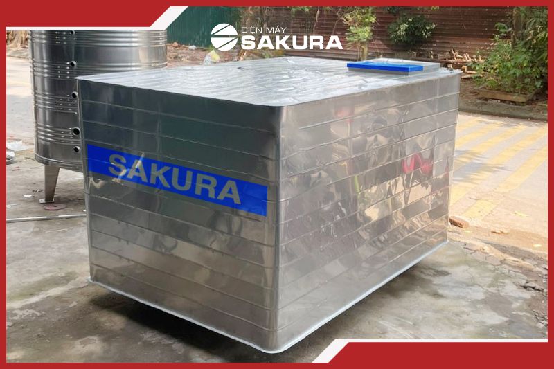 Hình ảnh lắp đặt thực tế bể vuông đặt nổi inox Sakura