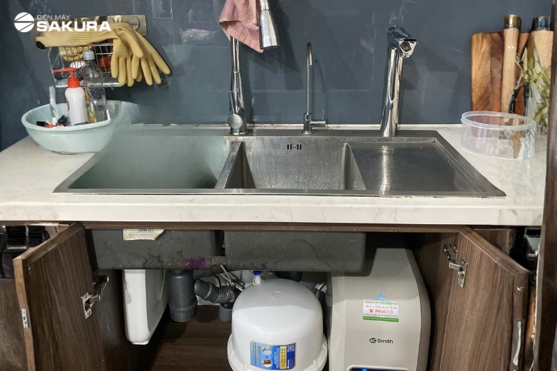 Ảnh thực tế m&aacute;y l&agrave;m n&oacute;ng nước tức thời Sakuto T100