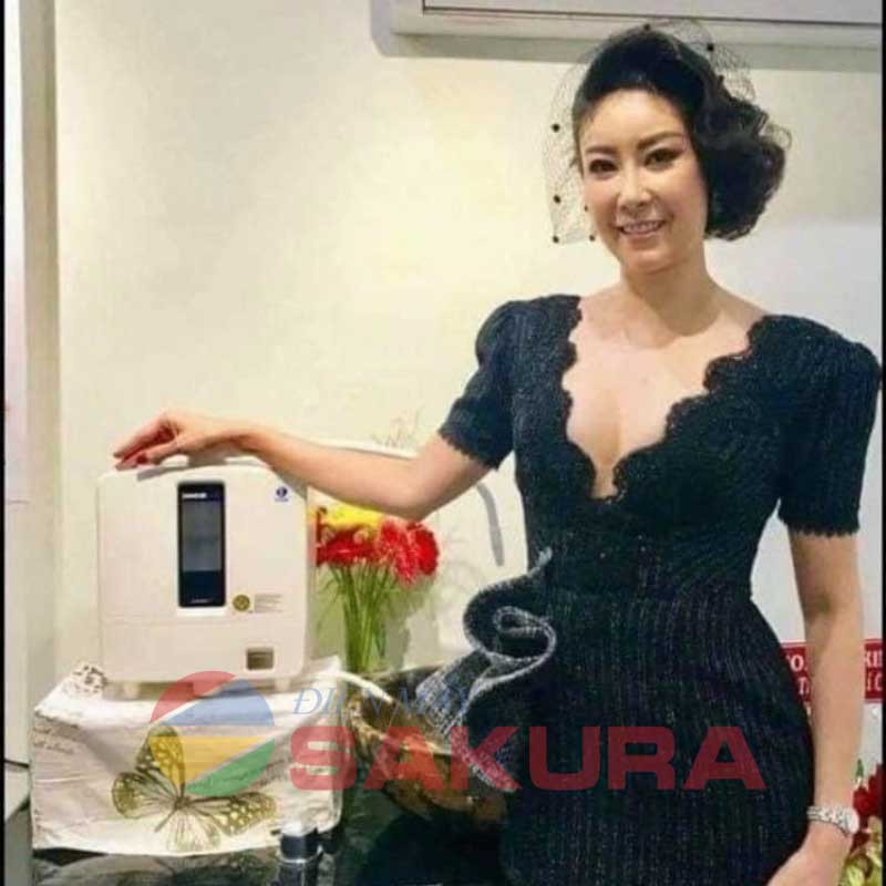 Mc Nguyễn Cao Kỳ Duyên sử dụng máy lọc nước Kangen