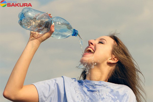 Những sai lầm khi uống nước không tốt cho sức khỏe