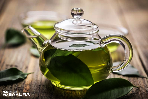 Nước trà xanh giúp cơ thể giải nhiệt hiệu quả