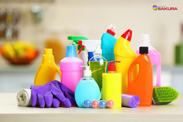 Các chất tẩy rửa gia dụng là một trong những nguyên nhân ảnh hưởng tới chất lượng không khí trong nhà