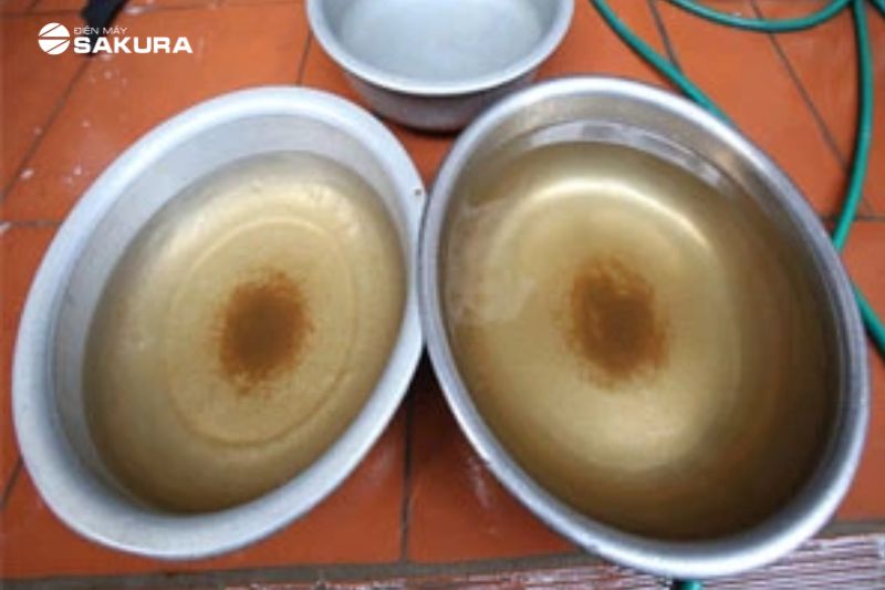 Nguồn nước giếng khoan chuyển màu vàng đục, có mùi tanh tại nhà khách hàng 