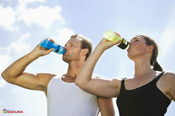 Bật mí cách uống nước tăng lực an toàn cho sức khỏe